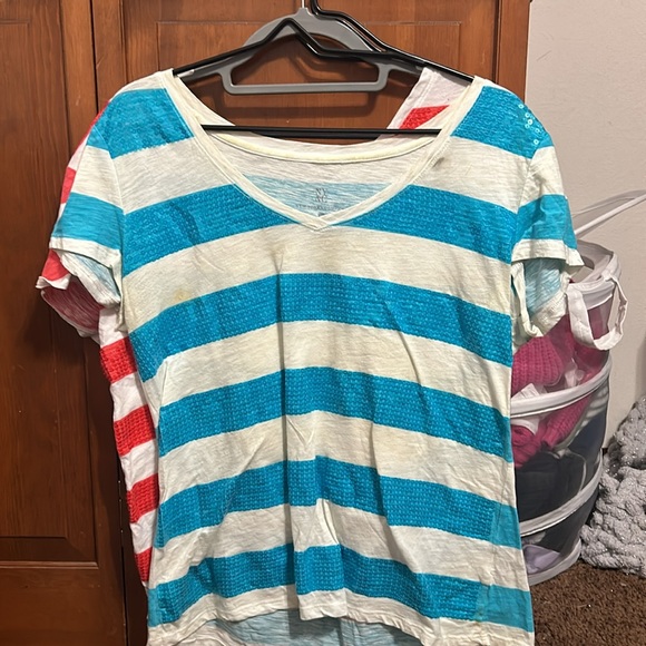 sequenced shirt size is XL the brand is New York and company - Picture 3 of 4